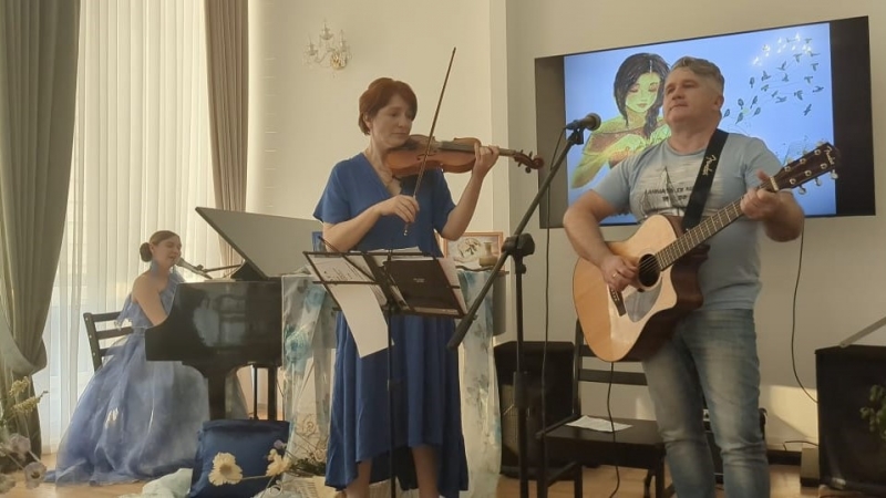 Дальше дельфинов: поэзия и музыка