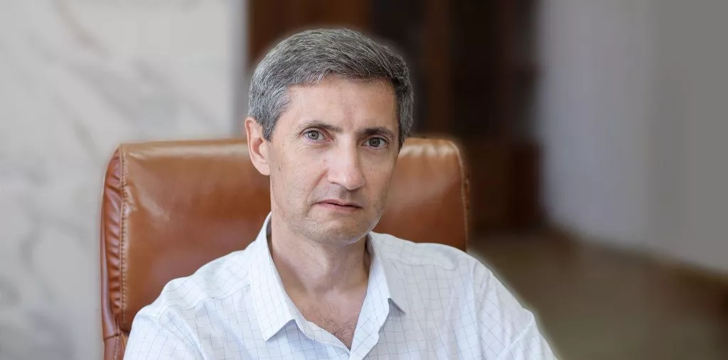 Директор