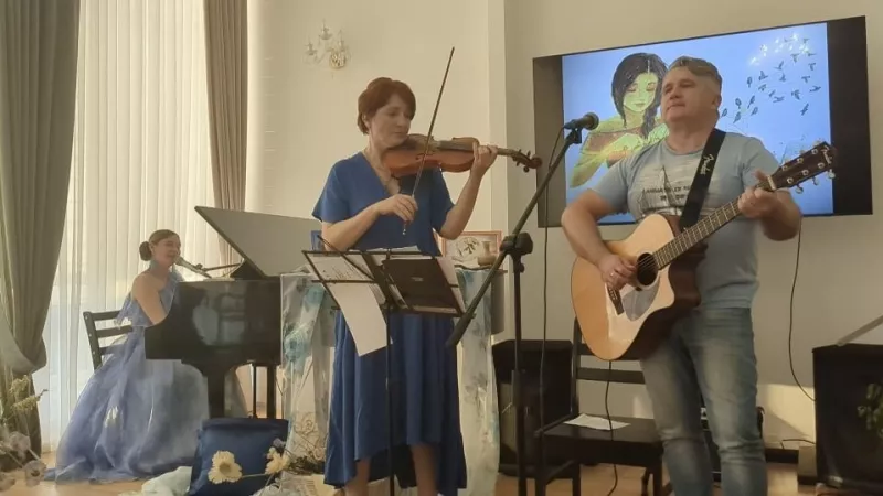 Дальше дельфинов: поэзия и музыка